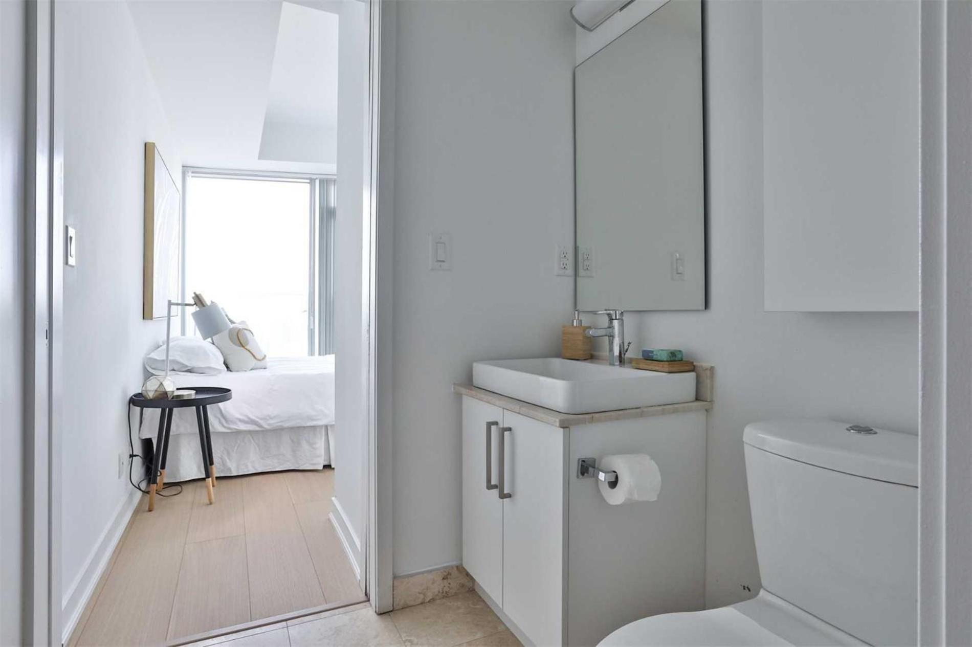 Grand Royal Suites Торонто Экстерьер фото